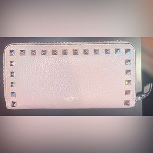 Valentino Garavani Rockstud Pebbled Leather Continental Wallet in beige